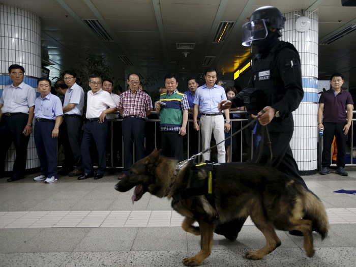 To prepare, South Korean police take part in drills in order to prepare the public for general emergencies.