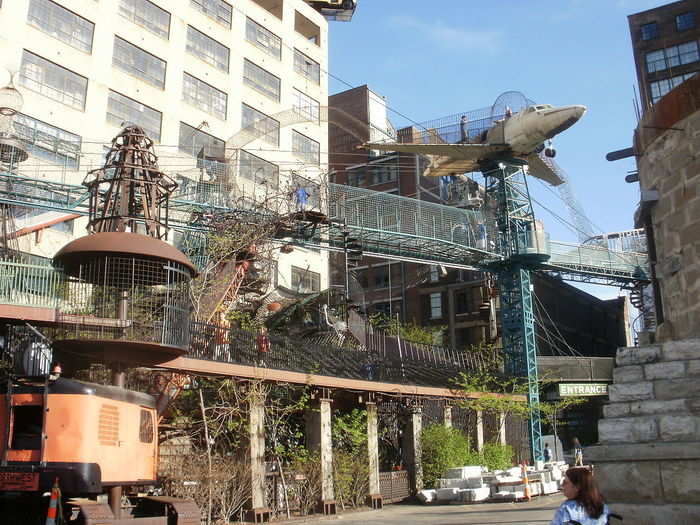 The City Museum, located in St. Louis, Missouri, was originally created by sculptor Bob Cassilly and continued to undergo additions after his death through a group of 20 artists known as the Cassilly Crew. The 600,000-square-foot museum includes a jungle gym made of repurposed airplanes, two 10-story slides, a number of multi-floor slides, and a rooftop Ferris wheel.