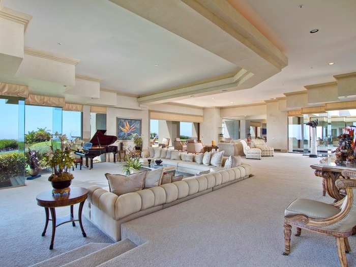 Here we have the elegant family room that could fit an entire extended family. Always assume you