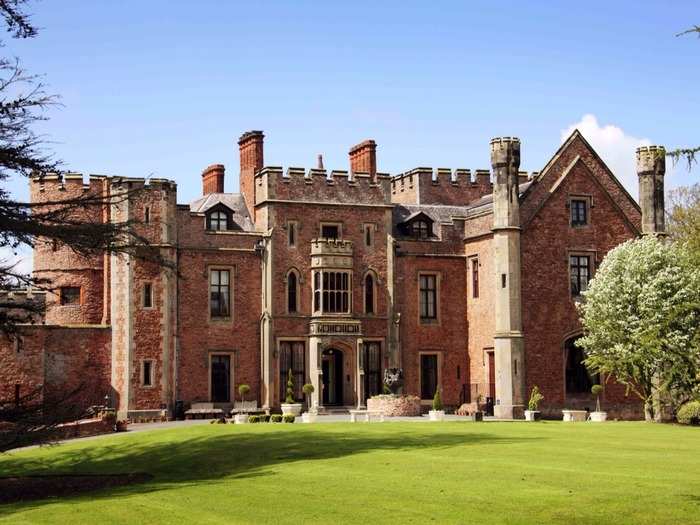 6. Get lost in the serenity of the English countryside at Rowton Castle in Shropshire, England. With 19 lavish rooms and breathtaking views of the surrounding gardens, the castle is also one of the West Midlands’ most exclusive wedding venues.