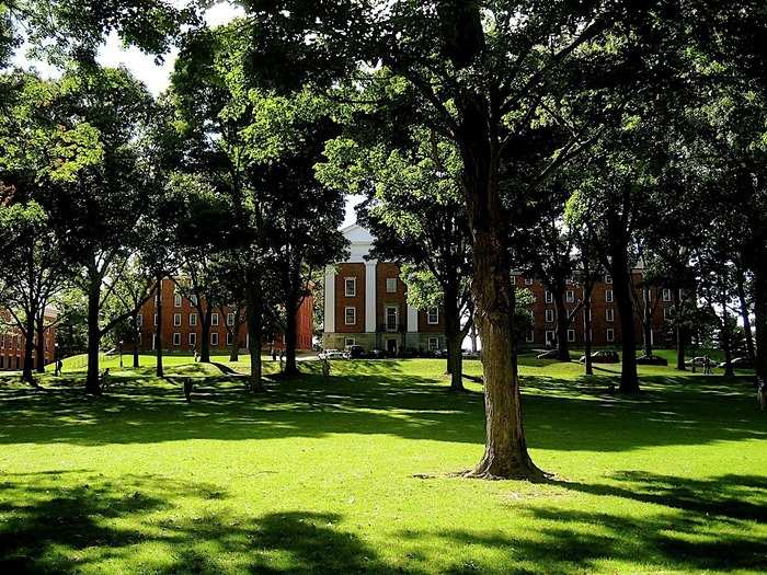 #19 — Amherst College