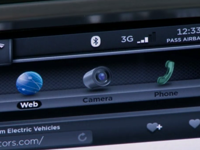 With Tesla’s tech package you can also get 3G internet connectivity which means the benefits of a full web browser.