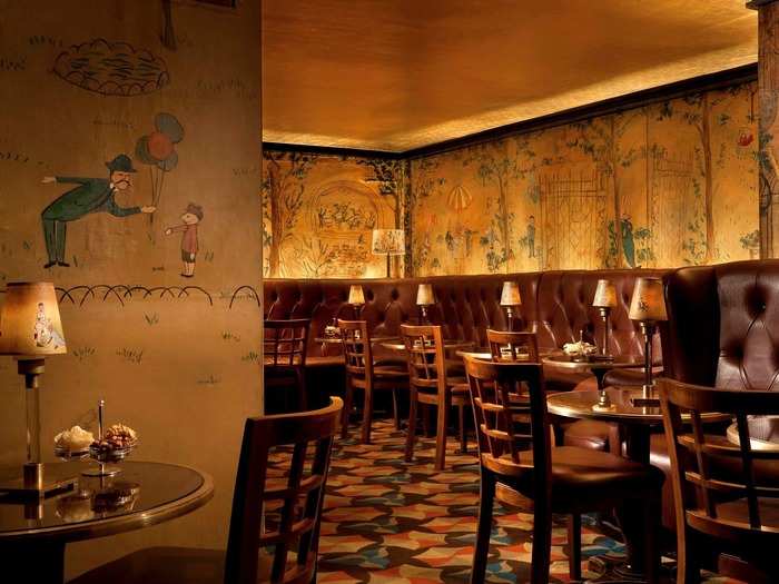 Tucked away in New York’s The Carlyle Hotel is Bemelmans Bar. The bar is named after the popular children’s author Ludwig Bemelmans, whose illustrations of classical books like Madeline line the bar’s walls.