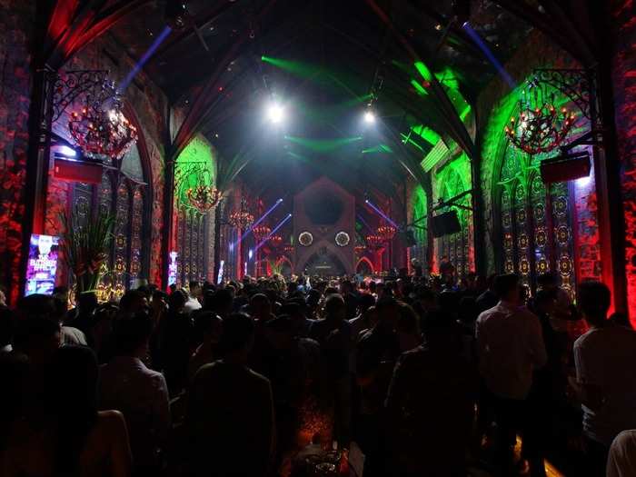 Dance the night away in a setting that resembles a stunning Gothic cathedral at Mirror in Bali, Indonesia. World class DJs spin in the bar that is elaborately decorated with high glass ceilings, hanging cathedral lamps, and breathtaking wall designs.