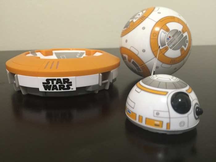 Taking everything out, BB-8 comes as two separate pieces.