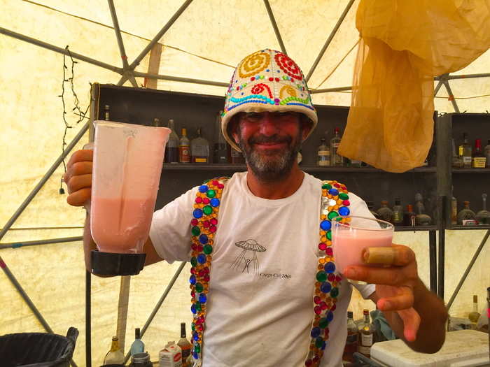 Inside a nondescript white tent I found a saloon that was making fresh smoothies.