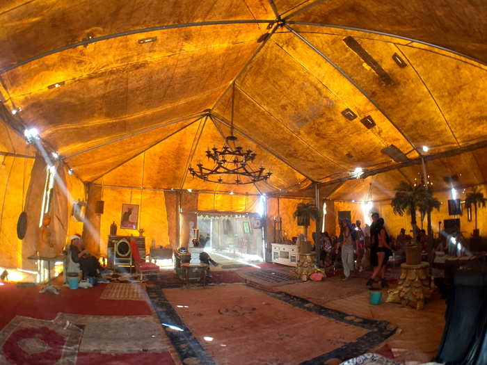 Chandeliers hung from the ceiling and gorgeous rugs littered the ground. It was the least dusty environment I saw all weekend.