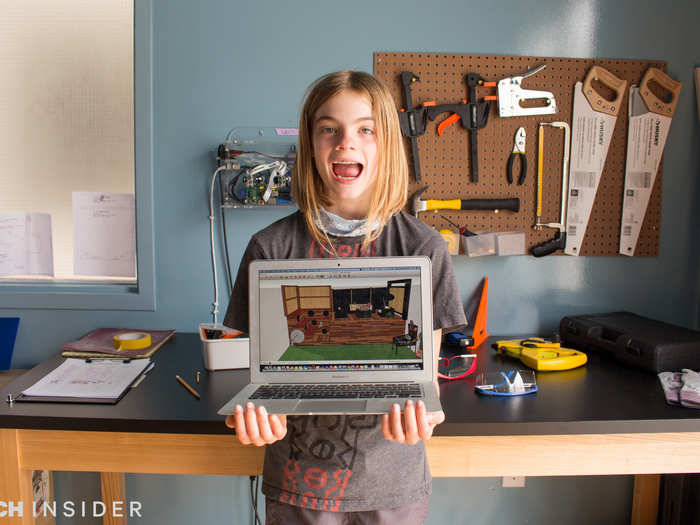 An older student designs an obstacle course for the class rabbit using 3D-modeling software SketchUp.