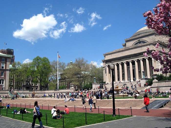 4. Columbia University: 940 UHNW alumni