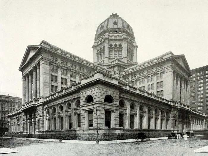 The Chicago Federal Building had a stunning post office and courthouse. The building was demolished in 1965, when it was replaced with the Kluczynski Federal Building.