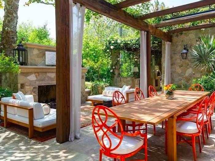 This patio seems like a bright and fun place to throw a summertime dinner party.