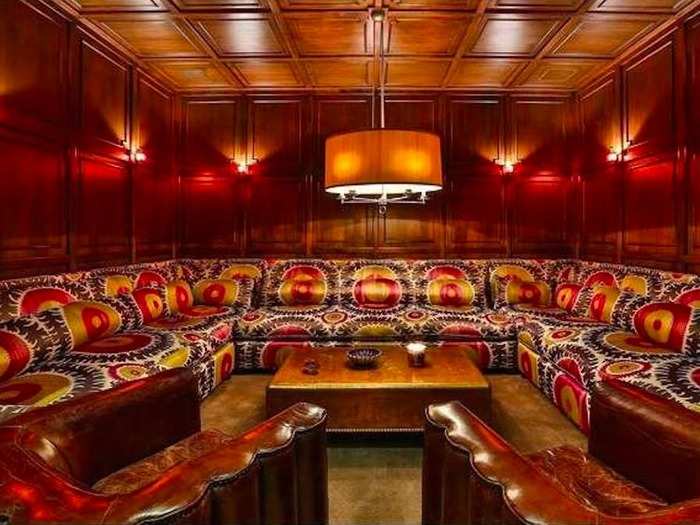 This lounge has an old Hollywood feel to it.