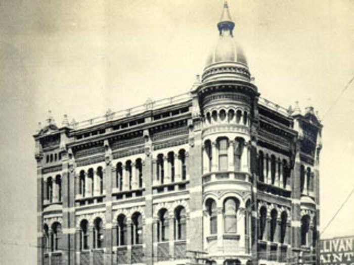 Building on northeast corner of Front and California streets, 1890