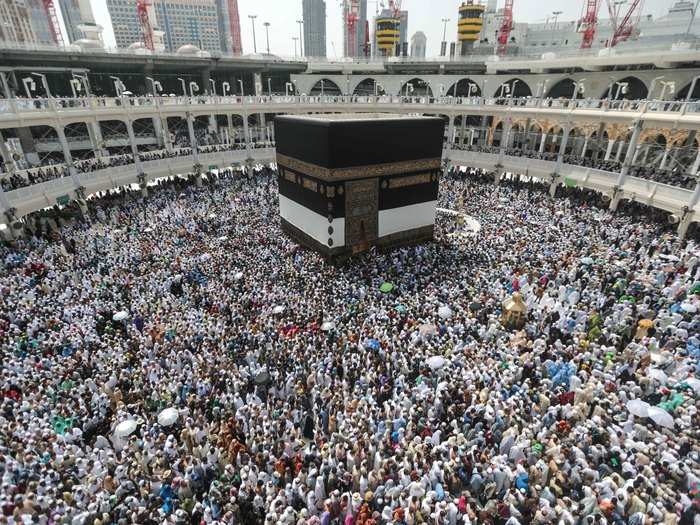 This year, approximately two million worshippers completed the pilgrimage, a similar number to last year. 1.4 million pilgrims came from abroad while hundreds of thousands of Saudis also joined.