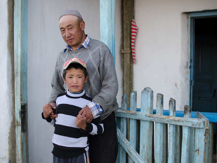 Resu and his grandson live in a small, dusty village in Kyrgyzstan. They are supported by family members who work in faraway cities.