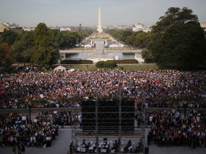 People even gathered on the West Lawn of the US Capitol to watch the pontiff