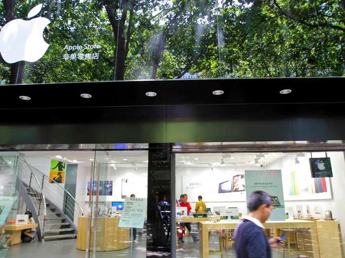 But none of them hold a candle to an infamous fake Apple Store in Kunming, the modern capital city of China