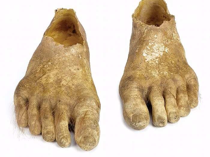 The hobbit feet from when Sean Astin played “Samwise Gamgee” in "The Lord of the Rings: Return of the King" is up for auction for $6,000 (£3,949).