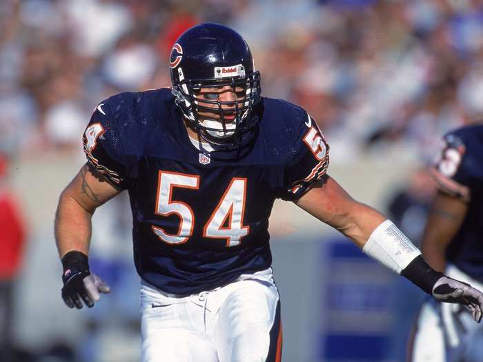 With the 9th pick, the Bears took New Mexico safety/linebacker Brian Urlacher.