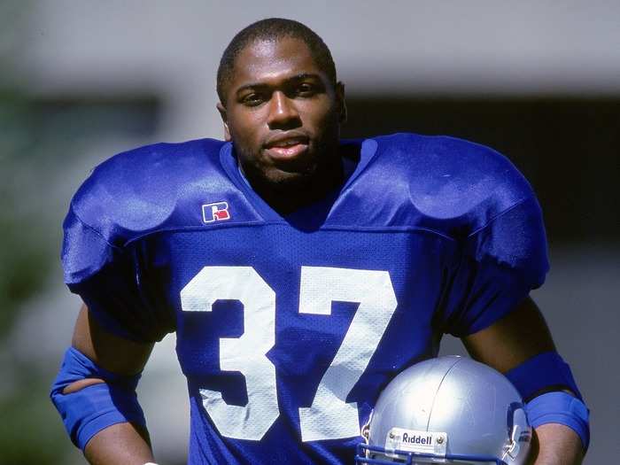 The Seattle Seahawks drafted Alabama running back Shaun Alexander at 19.