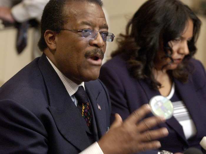 Defense attorney Johnnie Cochran died of a brain tumor in 2005.