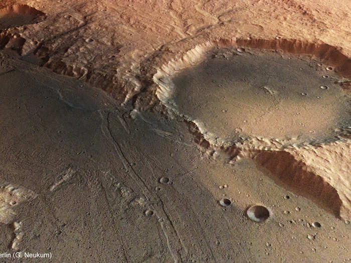 Dismayed, Watney sets out on a 3,200 kilometer trek to Schiaparelli Crater — where the next manned mission is supposed to land on Mars. It looks like a pretty easy trip in the movie.