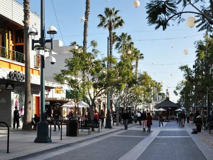 5. Los Angeles, California: 90401 | Downtown Santa Monica