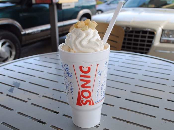 7. Sonic: Pineapple Upside Down Master Blast (2,020 calories)