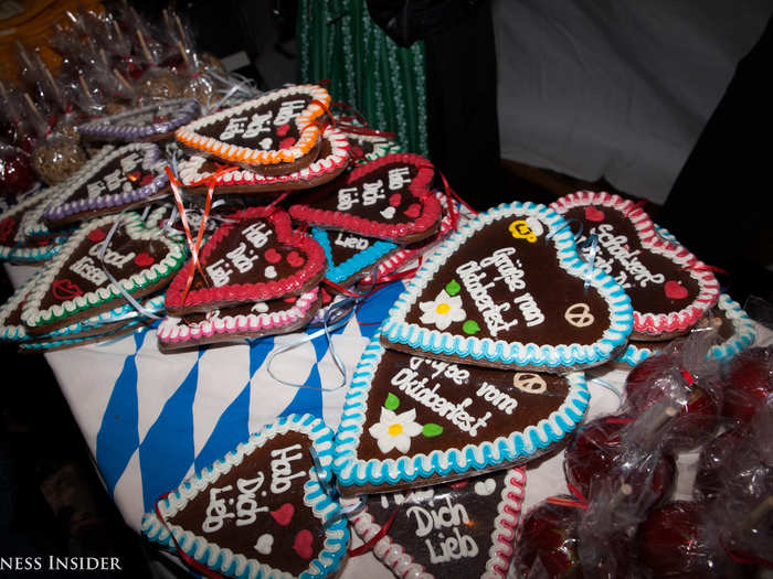 Gingerbread hearts that say "I love you" and "Greetings from Oktoberfest"in German are also an Oktoberfest mainstay.