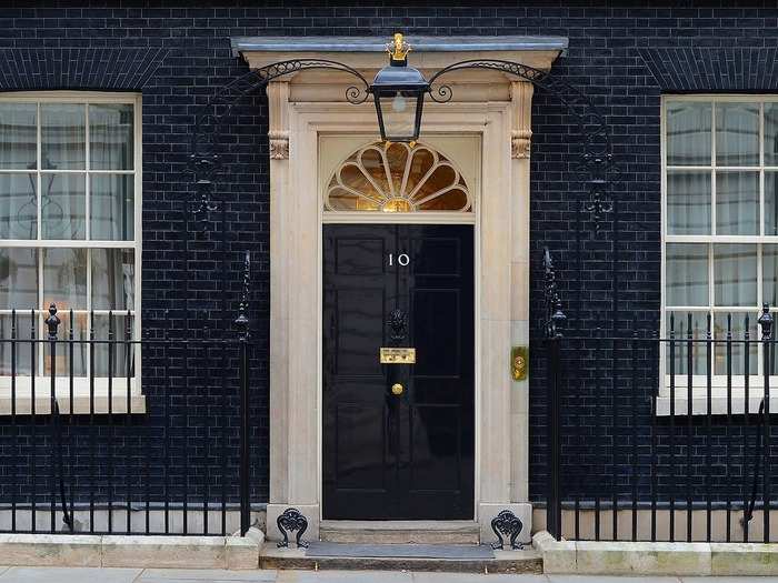 The British prime minister, however, lives in 10 Downing Street in London. Current PM David Cameron lives there with his family.