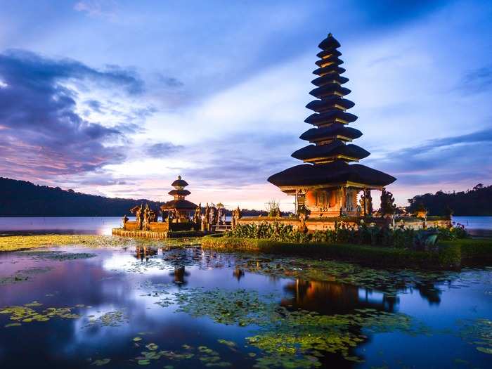 Pura Ulun Danu Bratan is a temple located on the shores of Lake Bratan in Bali. Dedicated to Dewi Batari Ulun Danu, the goddess of lakes and rivers, the temple provides a majestic site as it floats on the water.