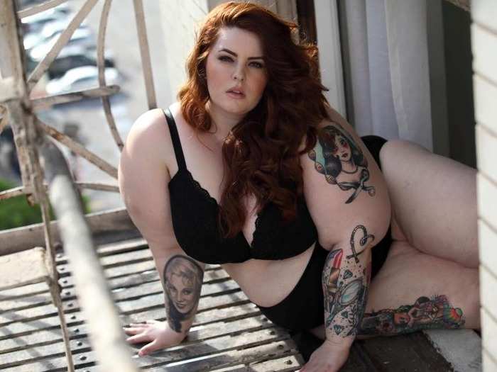 Tess Holliday was the biggest model to ever be signed by a major talent agency. She is a size 22. She celebrated the news on Facebook with her followers.