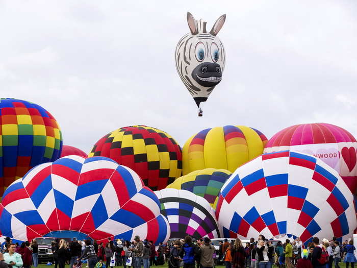 For several years, the festival was sponsored by Kodak and dubbed the most photographed event in the world.