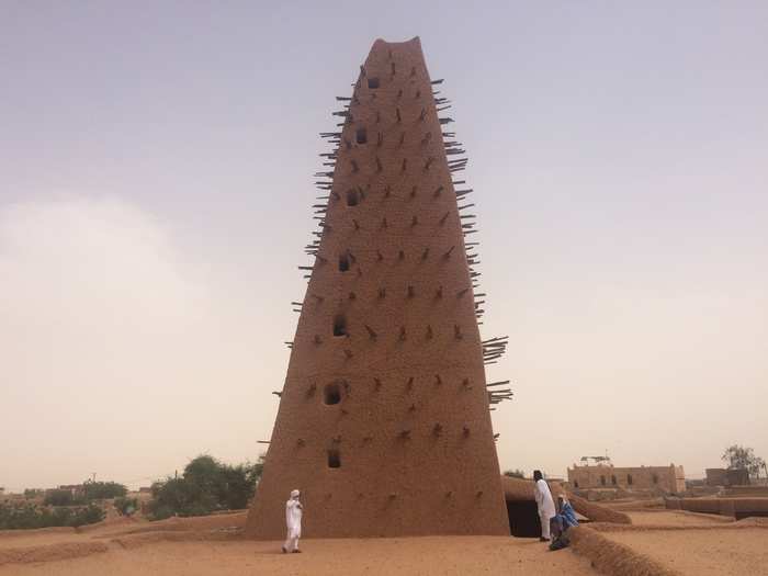 Another look at the minaret from the mosque