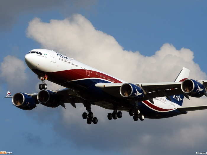 12. Arik Air: The upstart Nigerian airline flies with this attractive maroon-and-blue paint scheme.