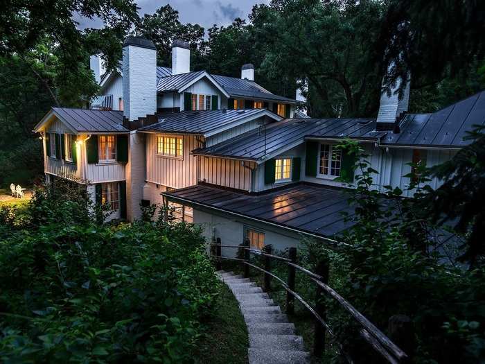 WISCONSIN: Ten Chimneys is the enormous estate in Genesse Depots built by broadways legends Alfred Lunt and Lynn Fontanne. There are estate tours which showcase the Lunts