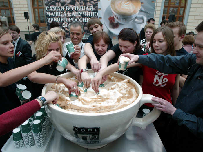 A team of six tried to set a new record for the largest cup of cappuccino in Russia