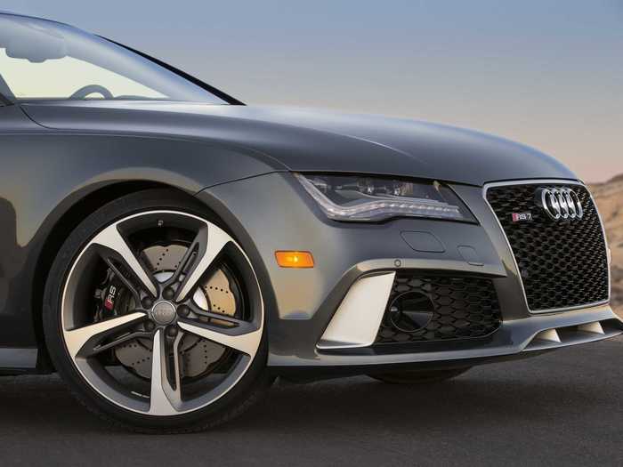 Quattro then installed a sports suspension, massive performance brakes, and 21-inch wheels shod with sticky sports tires.