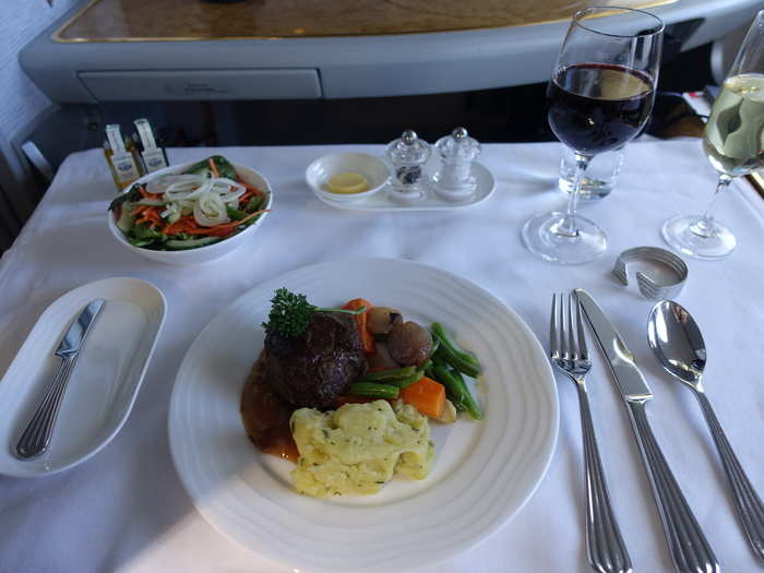 I asked the flight attendant which wine to pair with my steak. She suggested the 2001 Chateau Gruaud Larose. It was an excellent pairing, as it complemented the steak perfectly. Most of all, it left no bitter aftertaste, so I was able to thoroughly enjoy my wine.