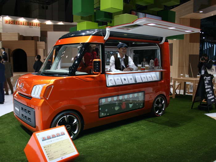 Daihatsu also showed off the Tempo concept which is a futuristic mini food truck. Here