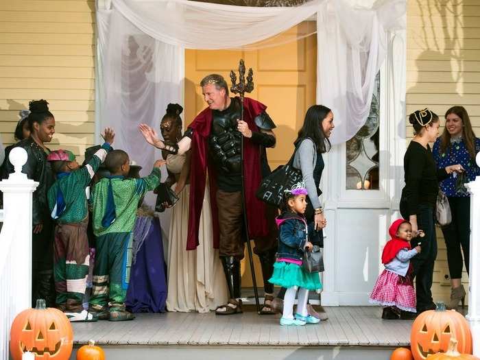 New York City Mayor Bill de Blasio at Gracie Mansion in 2014 dressed in costumes "inspired by Greek mythology."