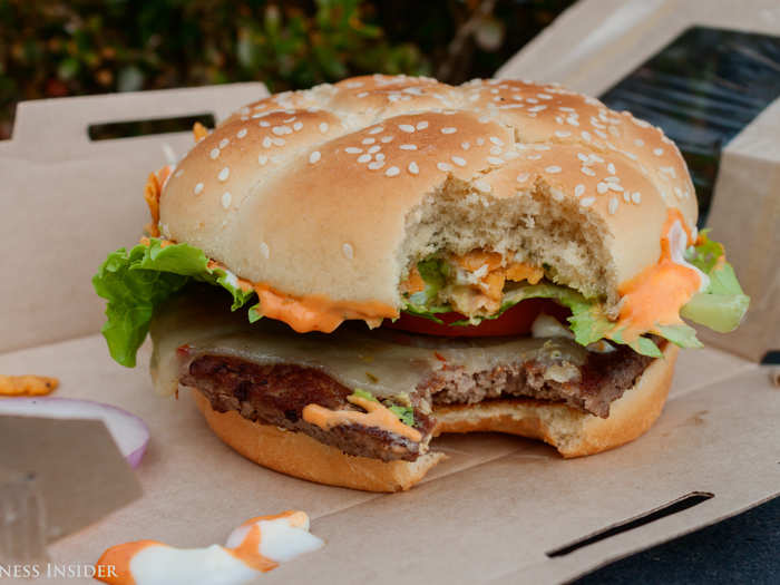 And while the crazy amount of Sriracha mayo and garlic sauce make for a fantastic flavor combo, it also makes for a disastrous mess. But overall, the burger is good. Like on the previous one, there is no skimping on toppings, so there are plenty of spicy jalapeños in every bite.