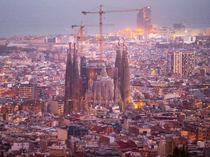 The main projects left to complete are the west sacristy, the central towers, and the Tower of Jesus, which will eventually be crowned with a cross 557 feet above the ground.