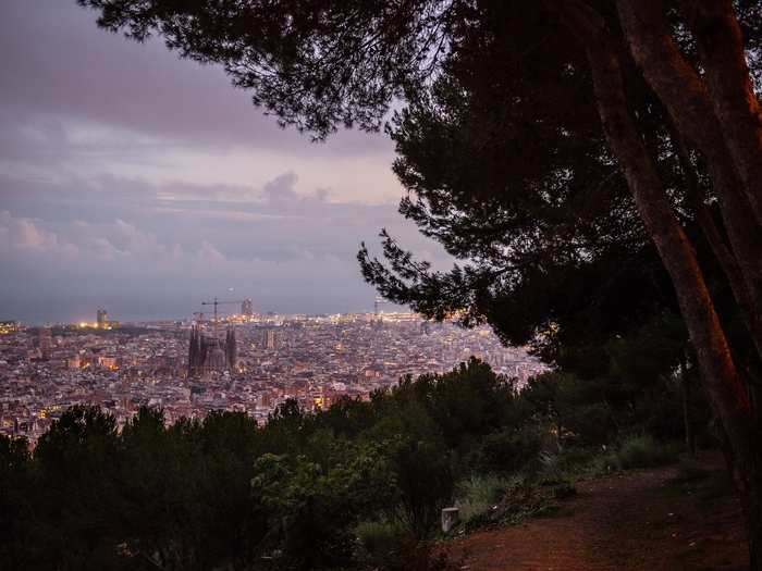 The scheduled completion of the building for 2026 aligns with the 100-year anniversary of Gaudí