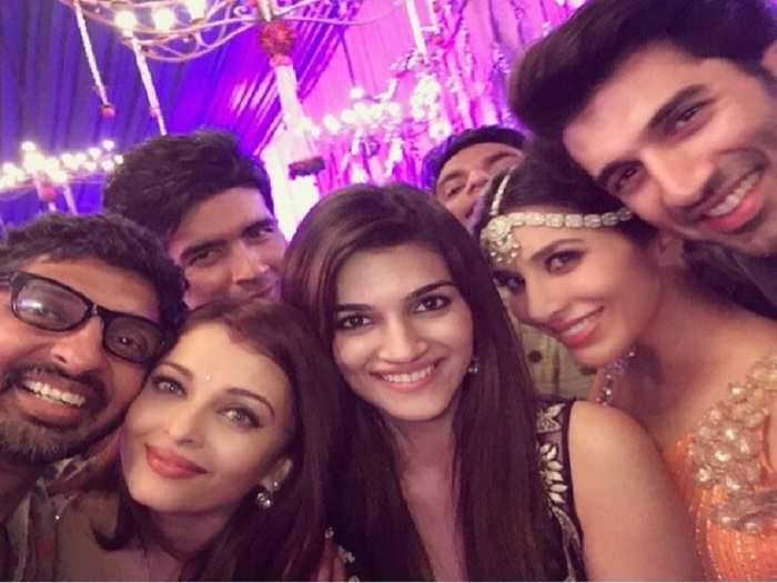 Niranjan Iyengar, Aishwarya Rai Bachchan, Manish Malhotra, Kriti Sanon, Sophie Choudry and Aditya Roy Kapoor at the Bachchans residence