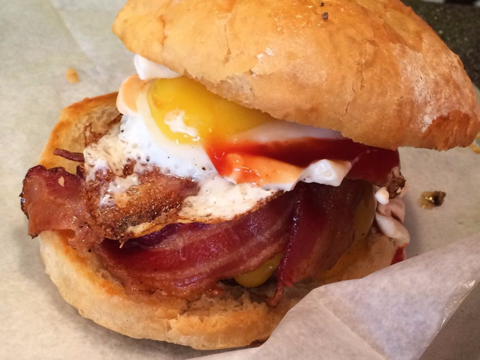 VIRGINIA: Serving hamburgers massive enough to split, Leesburg