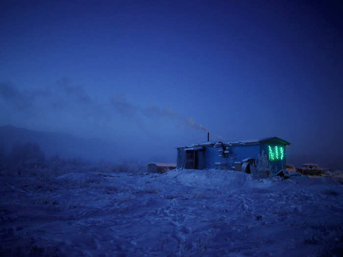 Chapple was stranded for two days in a tiny, isolated guest house known as "Cafe Cuba," located in the frozen wasteland along the road. He survived on reindeer soup and hot tea while waiting for another car to pick him up and finish the journey.