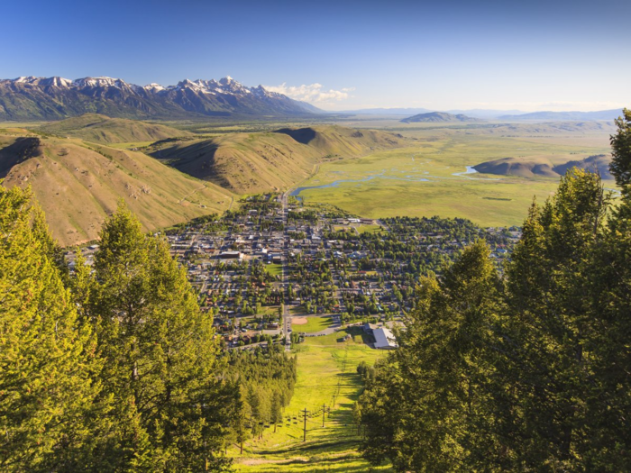 The Rocky Mountain town of Jackson, Wyoming, is home to ski slopes that get over 500 inches of fresh snow each year. In the summer, travelers can take advantage of fantastic camping grounds, live music festivals, and top-notch restaurants.