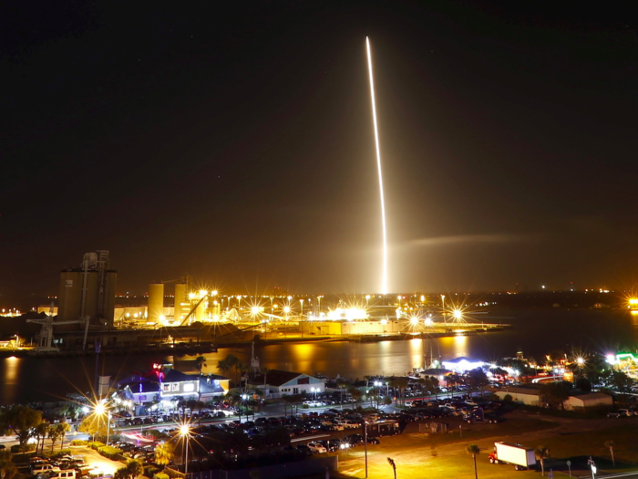 The amazing aspect of the flight was that the Falcon 9 rocket was able to make it back down to land after going into orbit. This is what it looked like on return.