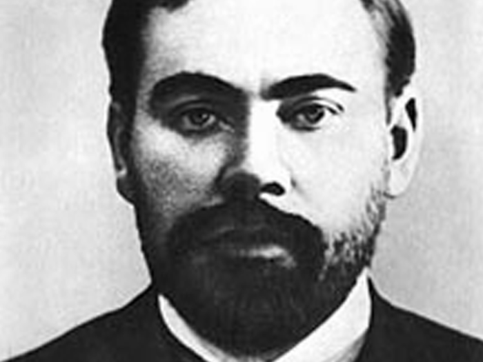 6. A Bolshevik co-founder hoped to achieve eternal youth via blood transfusions but ended up dying from one.